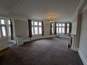 Studio Flat – The Salisbury Hotel, Grand Parade, London N4