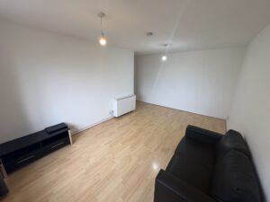 2 Bedroom Flat – Greenslade Road, Barking, IG11
